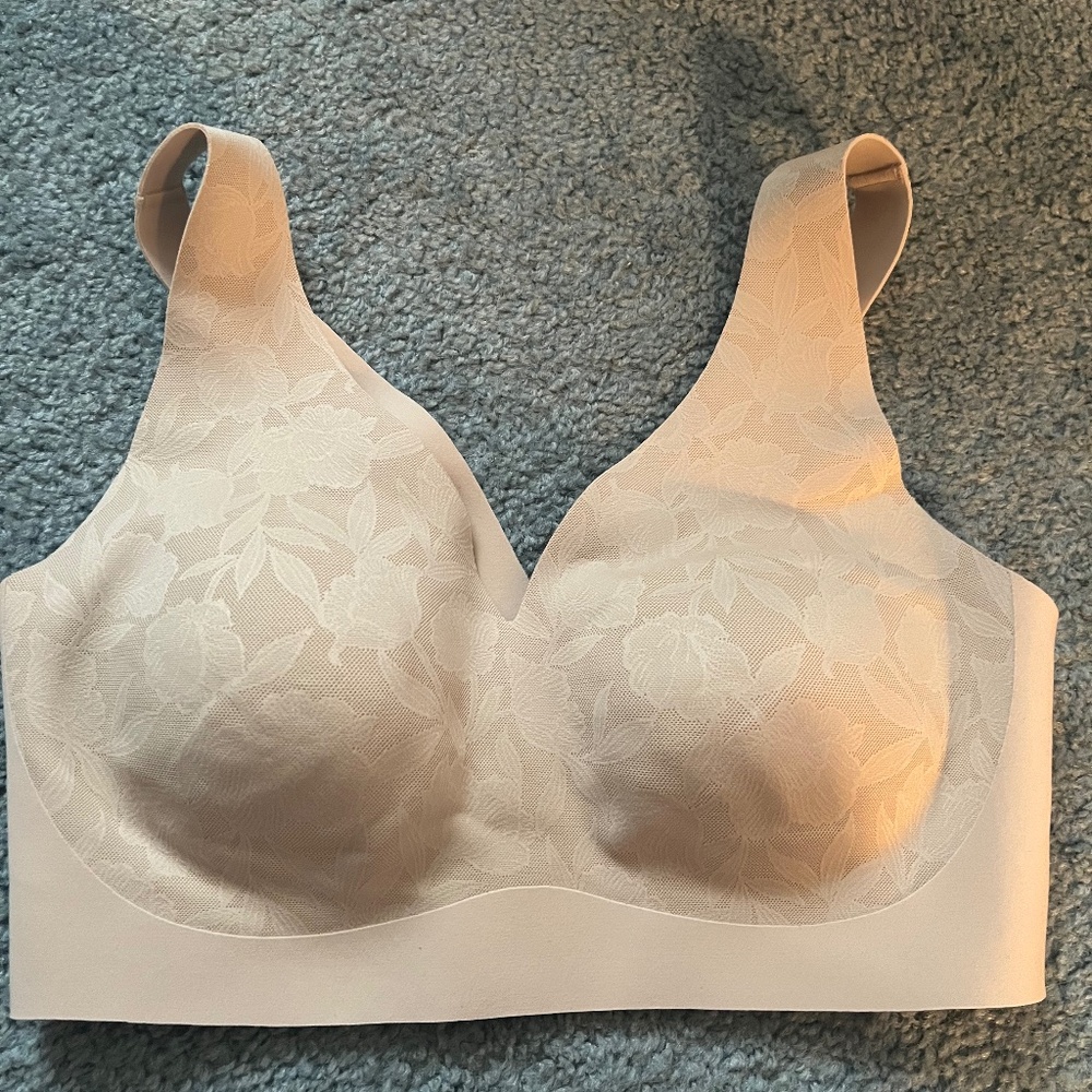 Athleta Everyday Bra size L in Beige